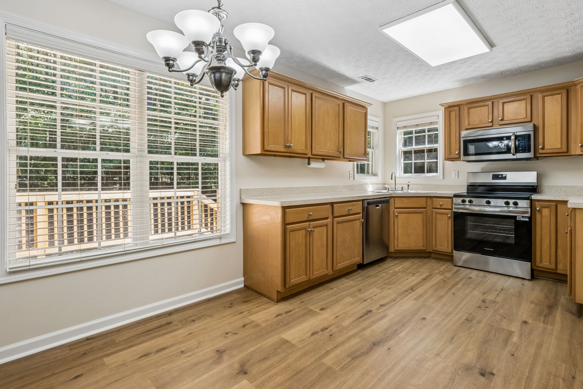 Dining Area/Kitchen