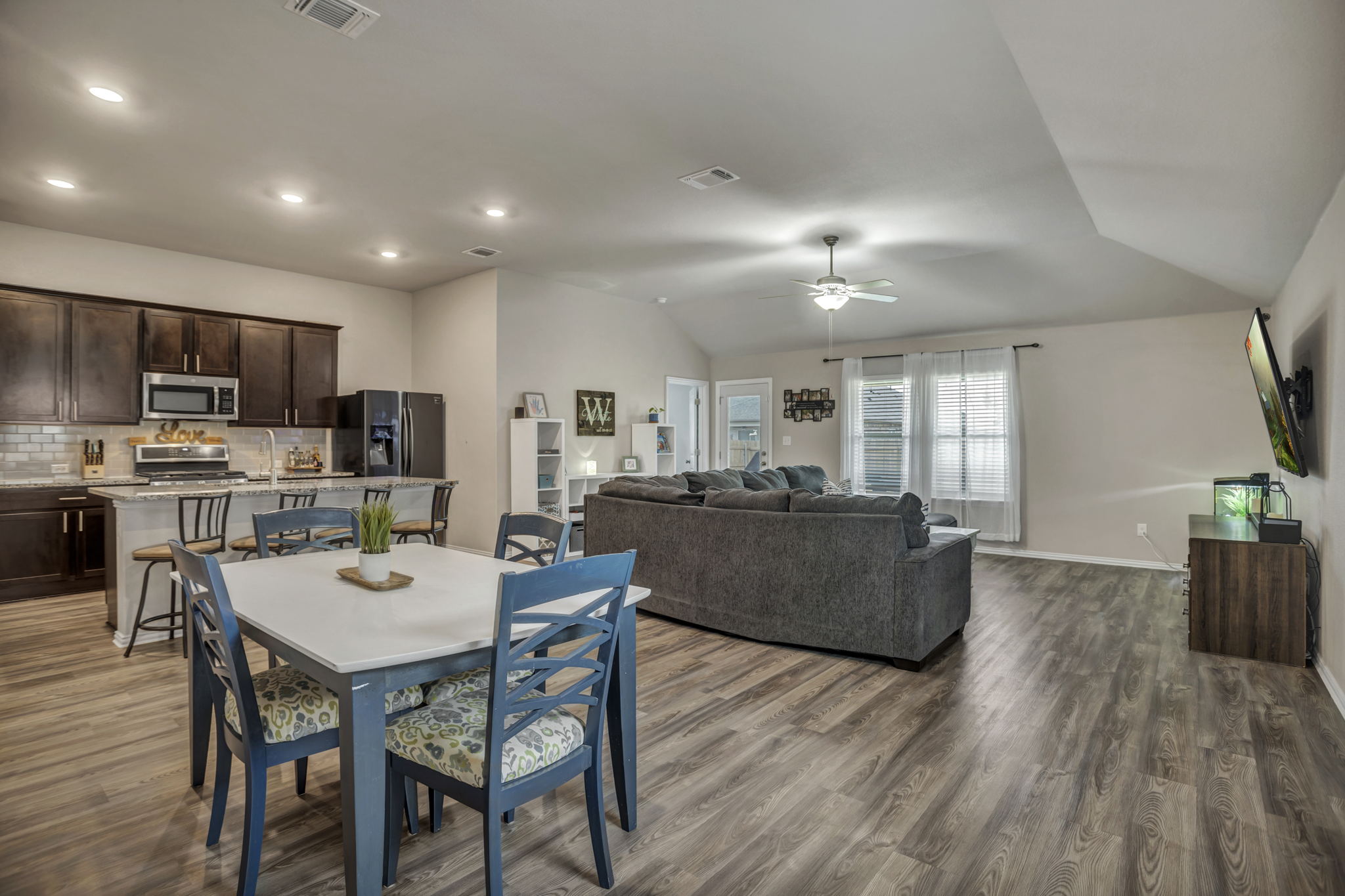 208 Bright Star Ln, Andice, TX 78628