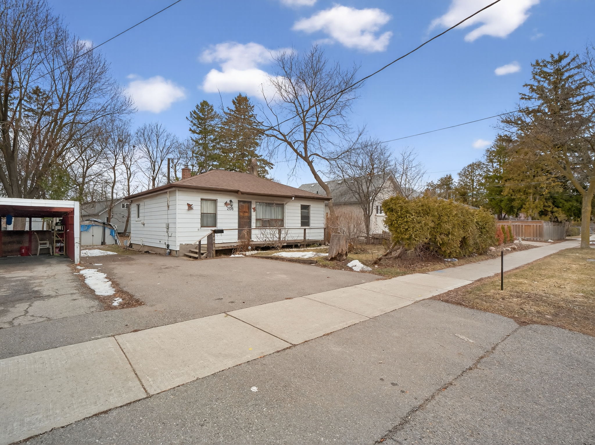 208 Essex Ave Richmond Hill, ON L4C 2B8