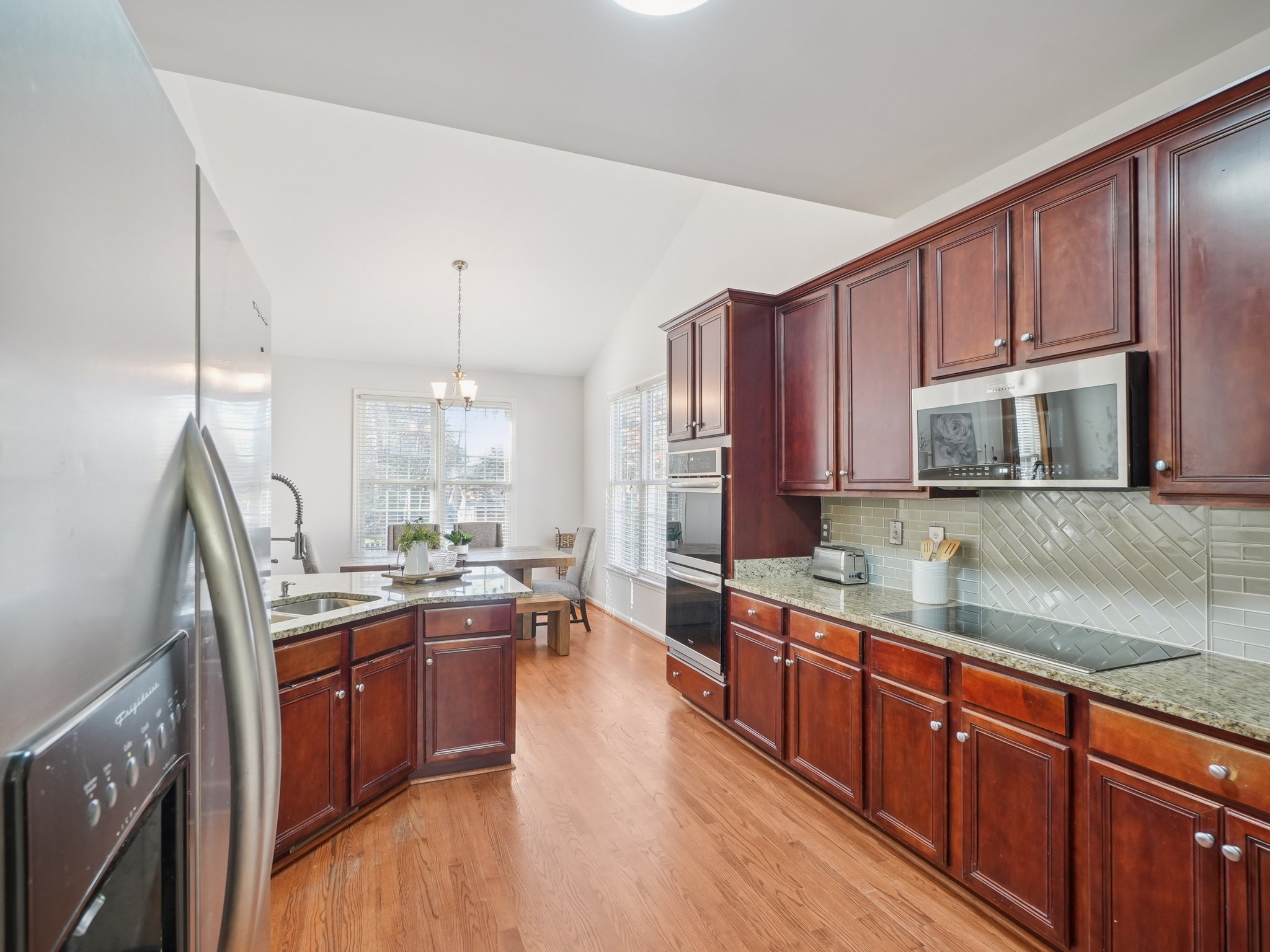 Evergreen View Dr-S2011-011.jpg