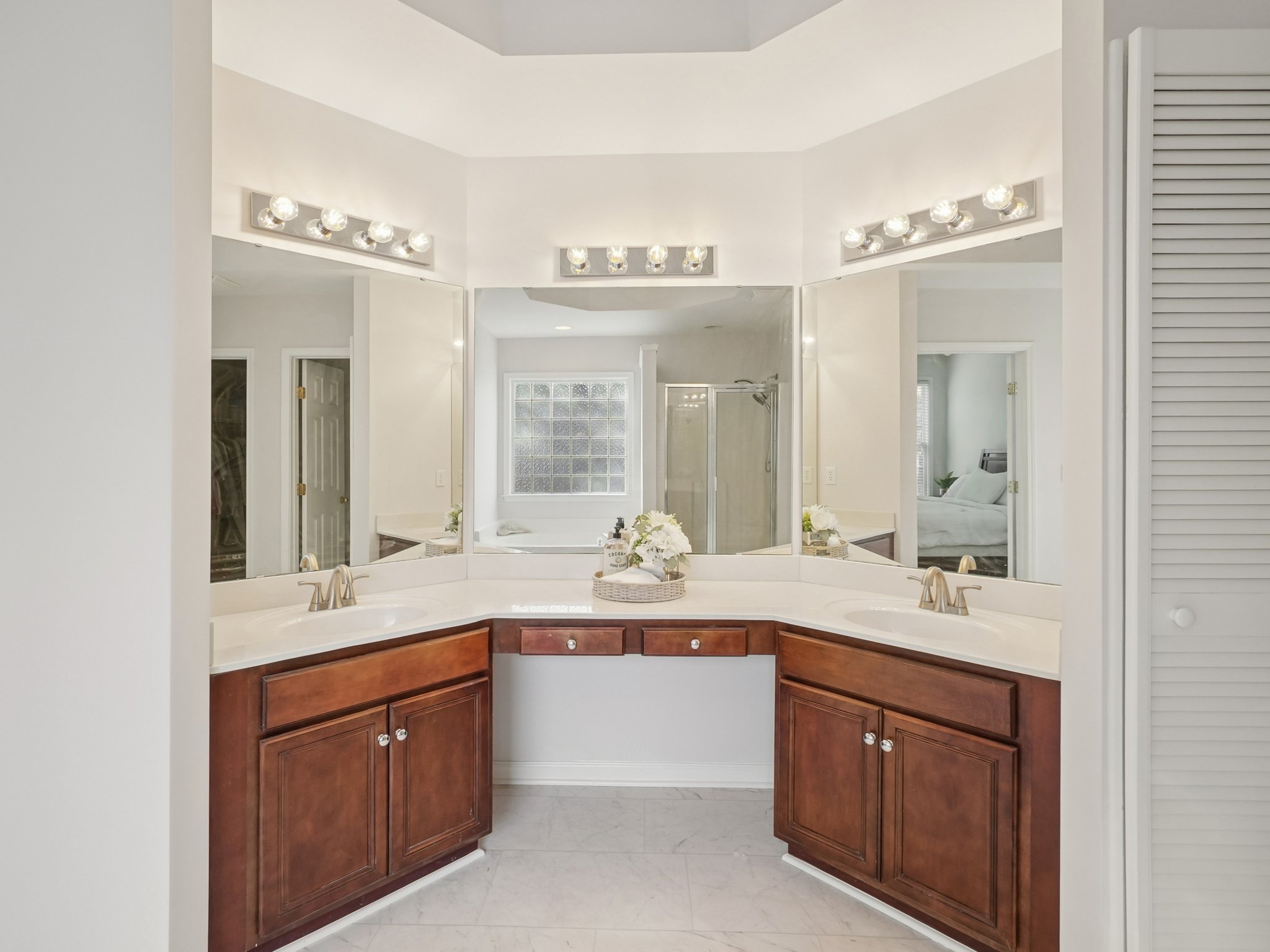 Evergreen View Dr-S2011-027.jpg