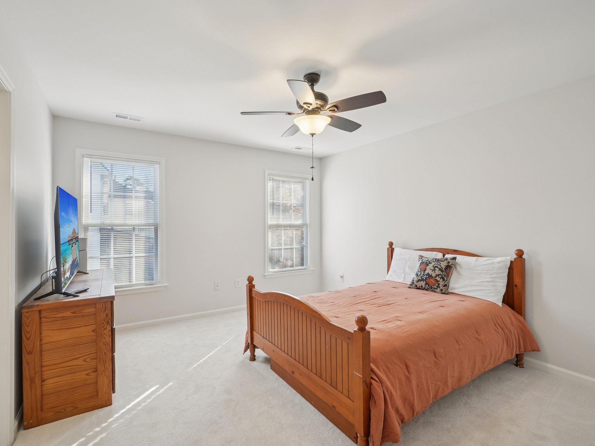 Evergreen View Dr-S2011-038.jpg