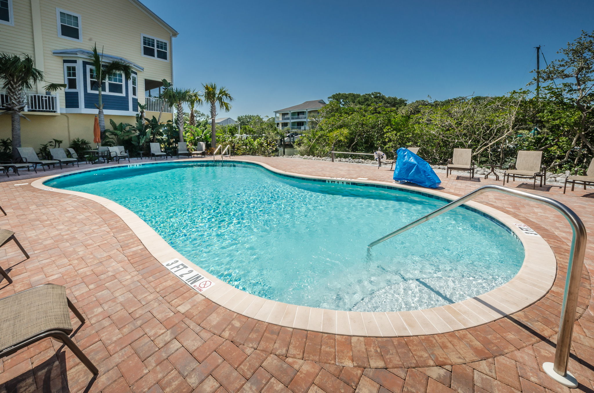 3-Community Pool