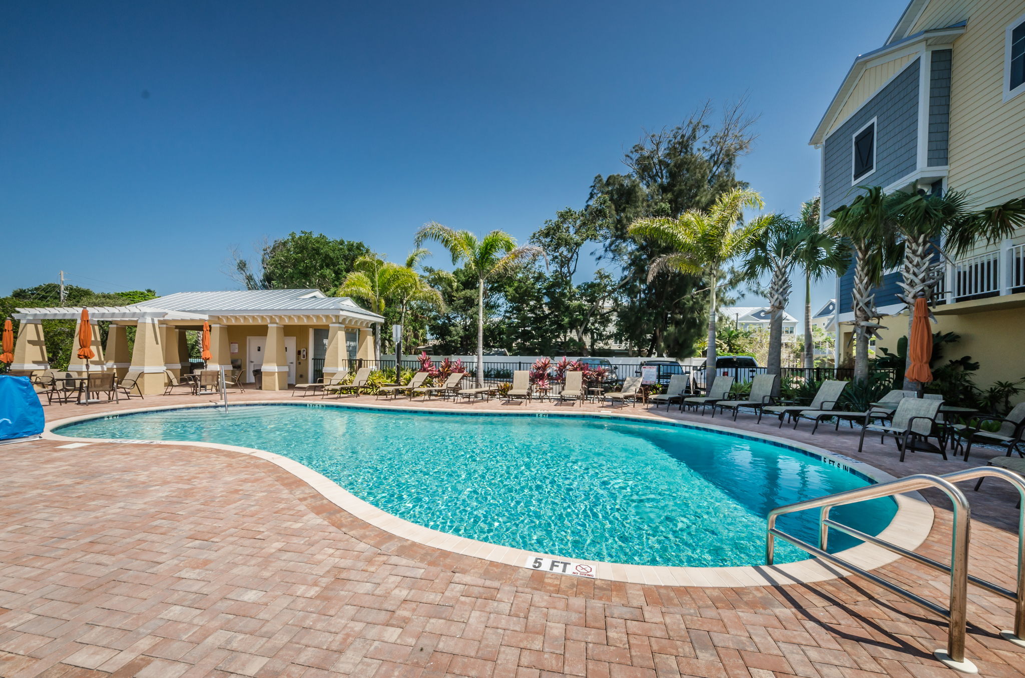 5-Community Pool