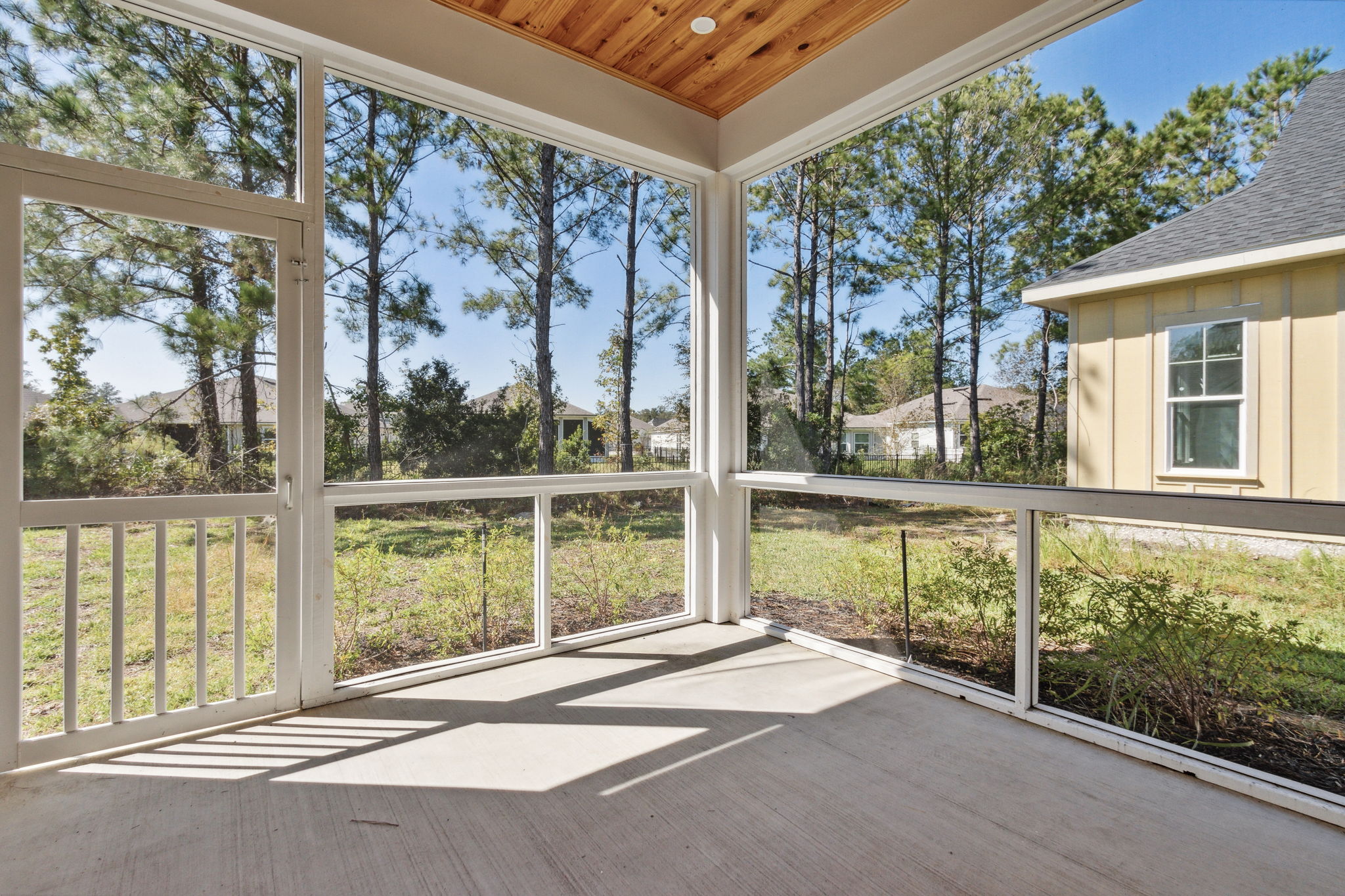 Screened-in Porch