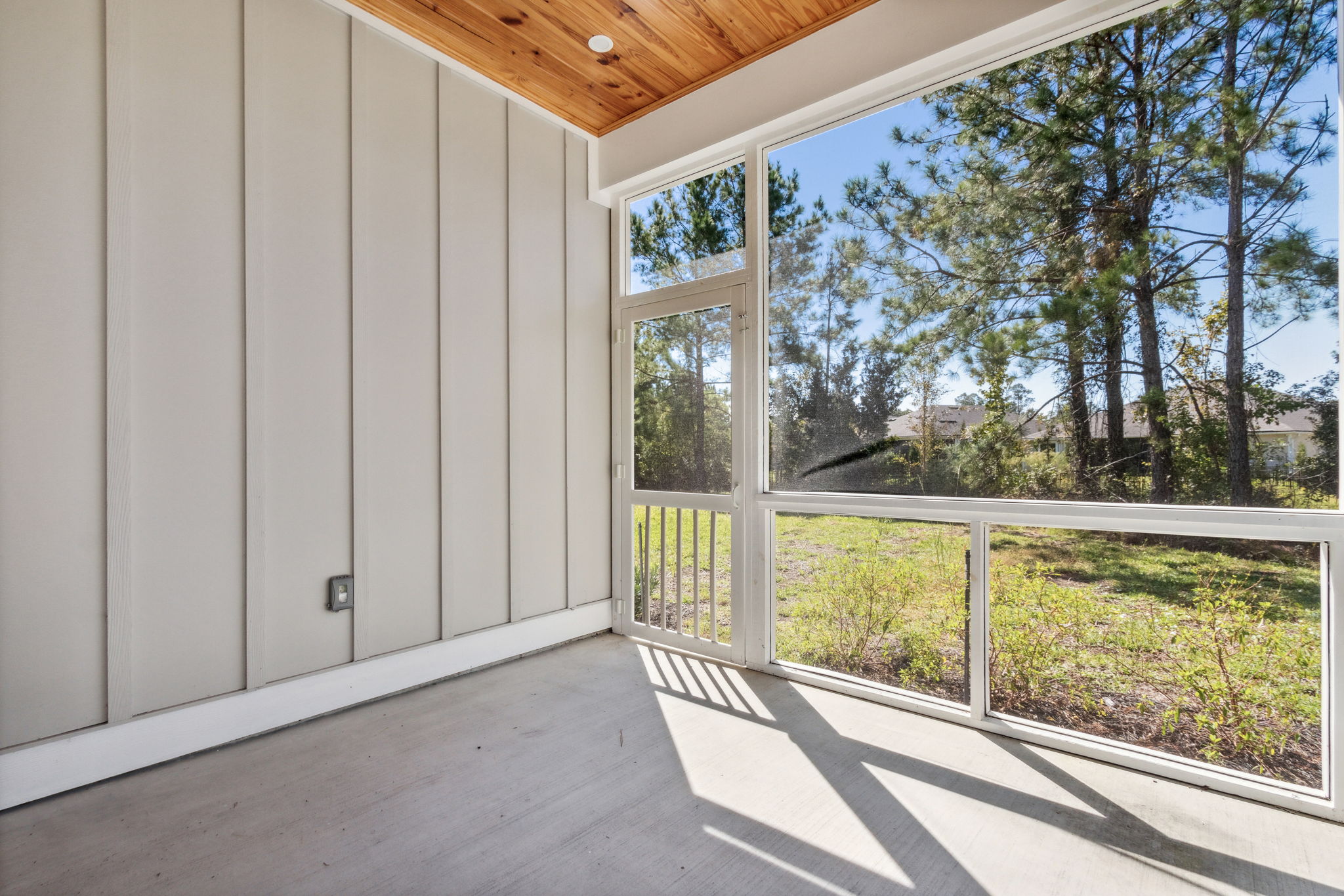 Screened-in Porch