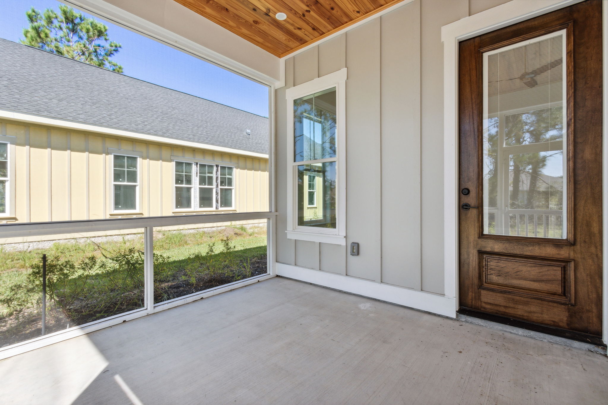 Screened-in Porch