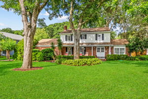 It's hard to find a lot this size on Amelia island, and especially one that is NOT IN AN HOA