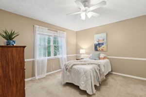 ...with ample room for king furniture and dressers