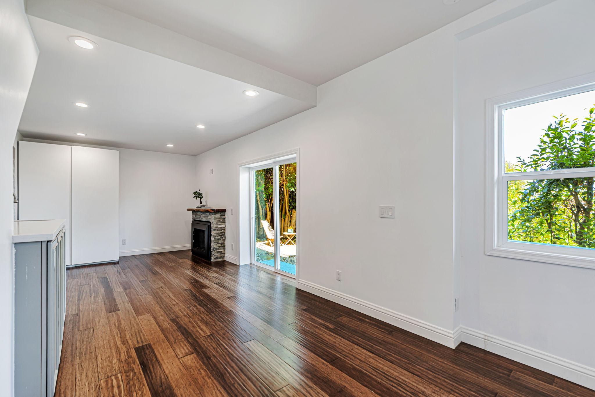 012_208 Princeton Ave