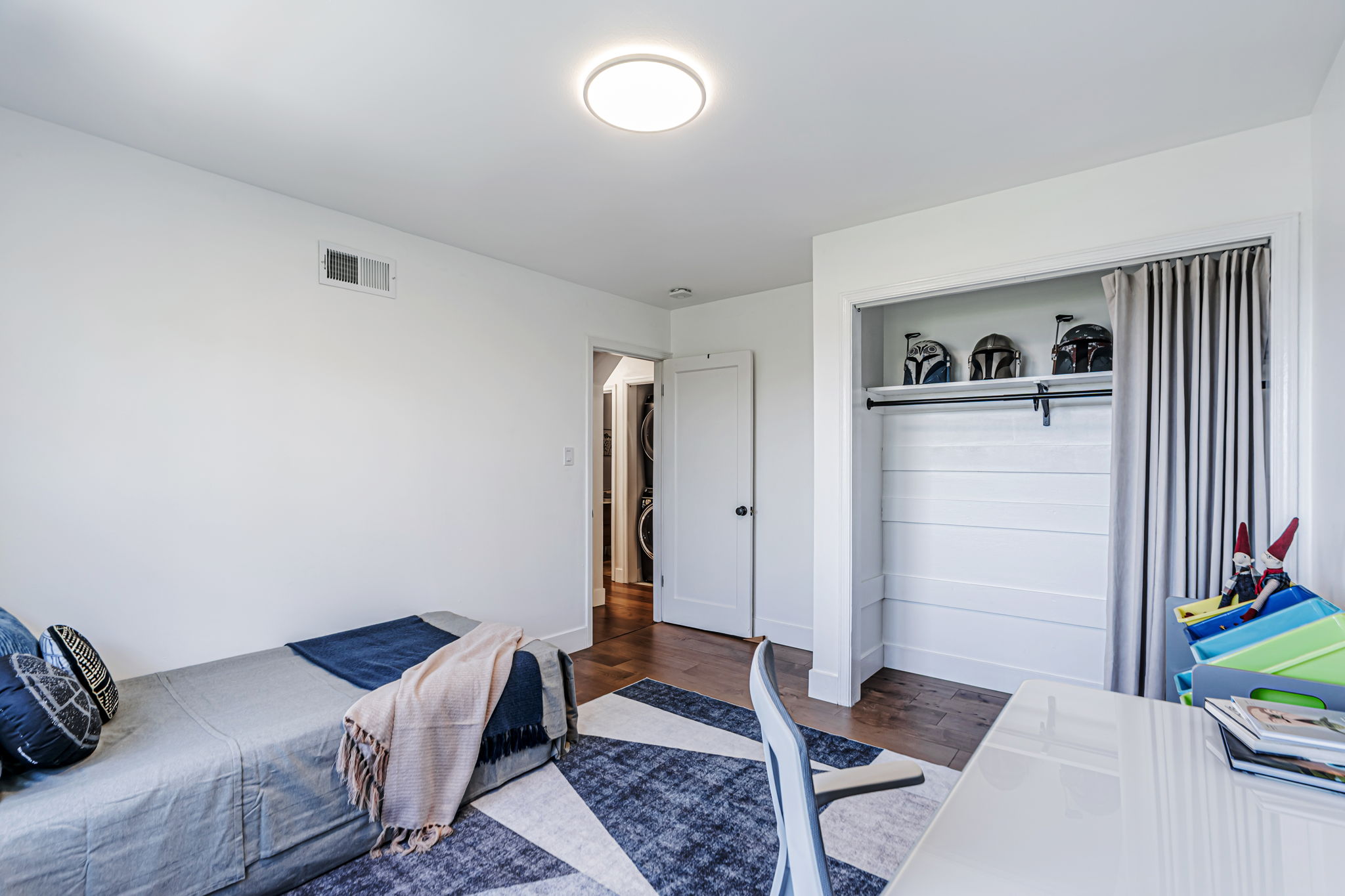 028_208 Princeton Ave