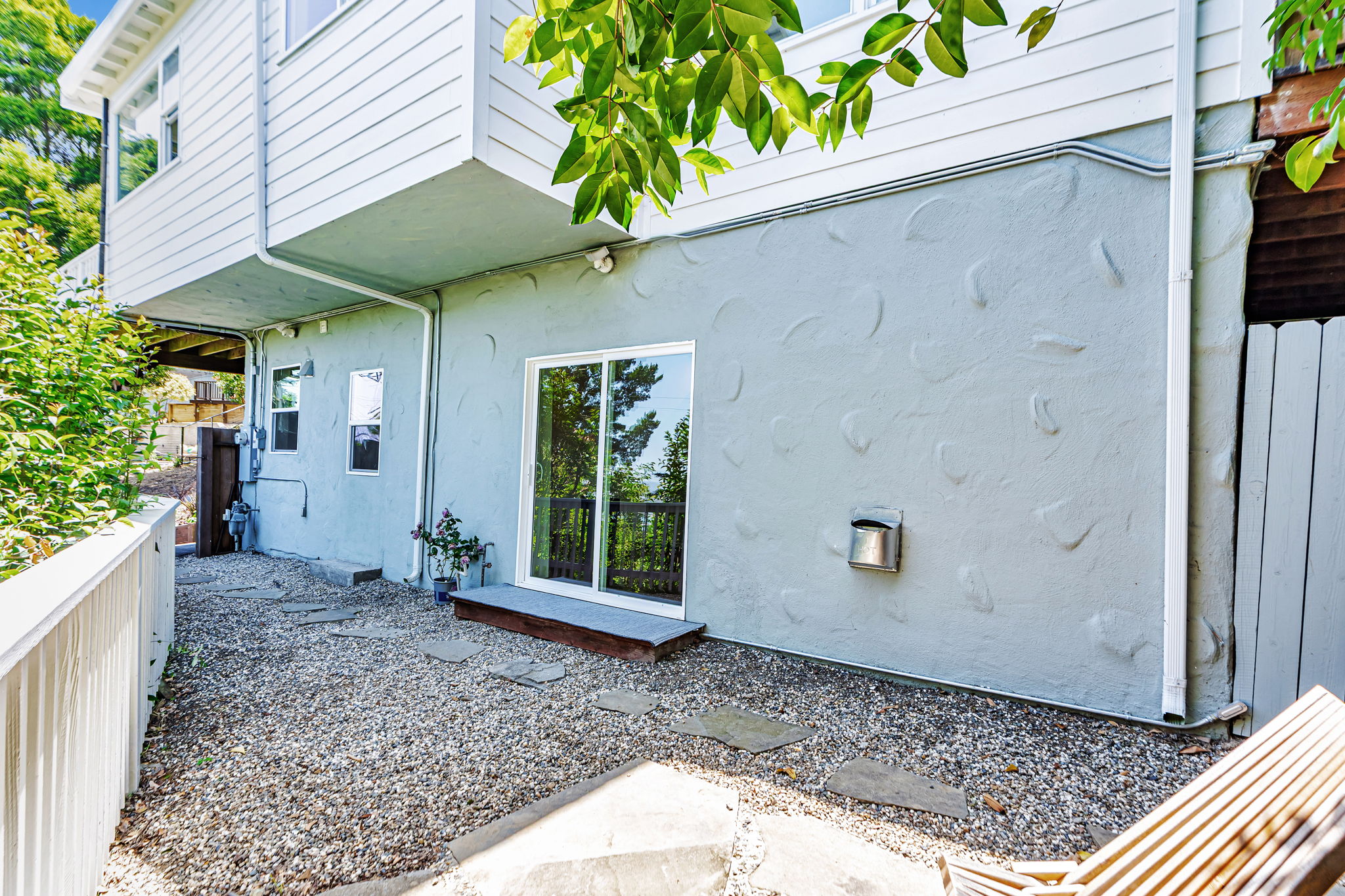 050_208 Princeton Ave
