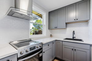 014_208 Princeton Ave