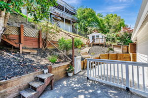 044_208 Princeton Ave