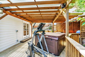 048_208 Princeton Ave