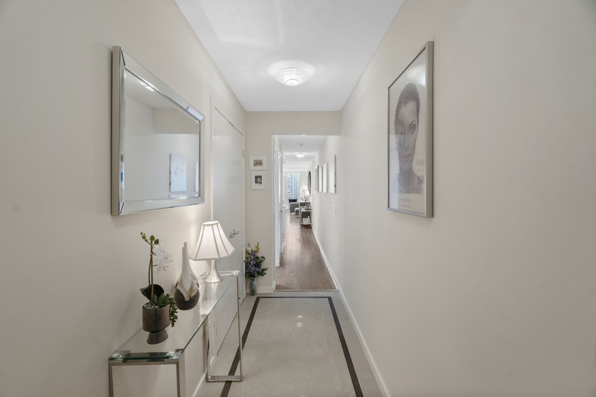 208 Queens Quay W Unit 1202 Toronto, ON M5J 2Y5