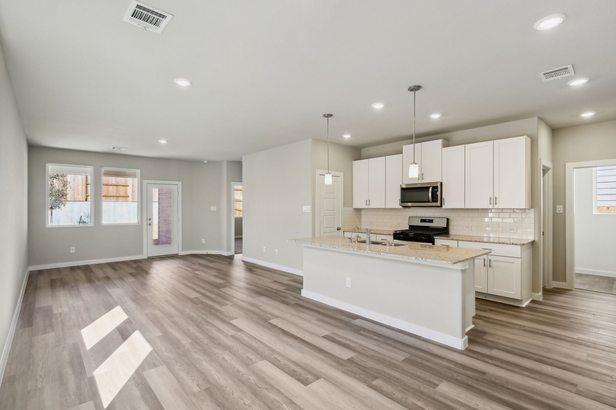 Houston - Pine Lake Cove - 208 Shore Pointe Ct, Montgomery, TX 77316 - 007