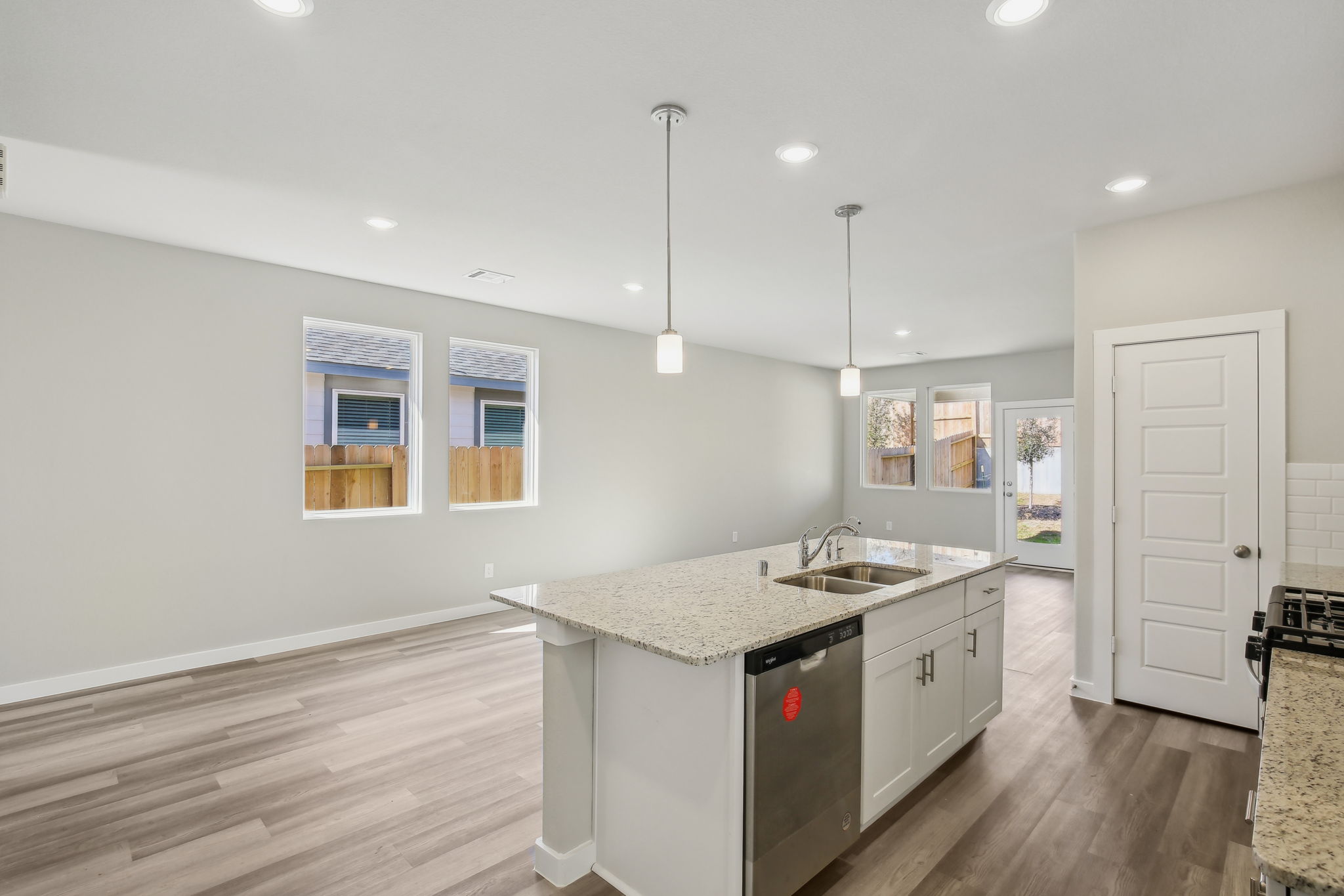 Houston - Pine Lake Cove - 208 Shore Pointe Ct, Montgomery, TX 77316 - 009