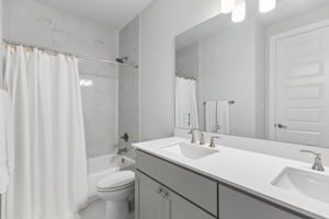  Photo 33