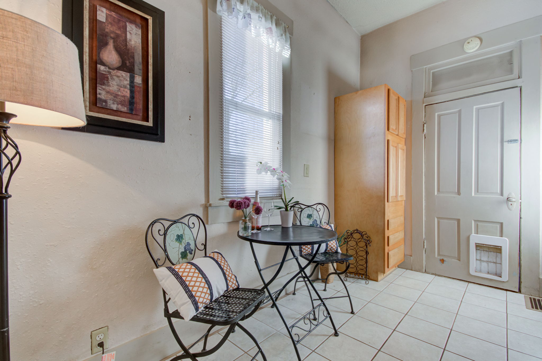 Breakfast Nook/Library Den