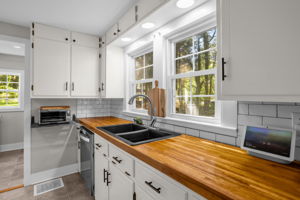 2080 Springs Rd-10