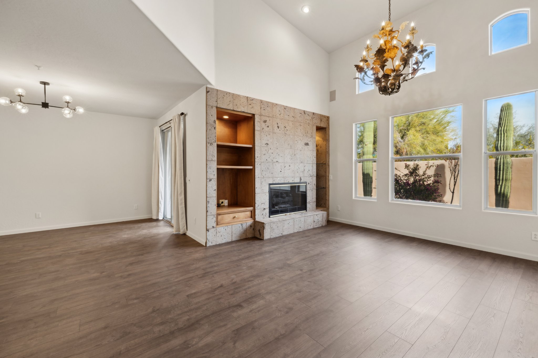 20802 N Grayhawk Dr 1002 - 004.jpg