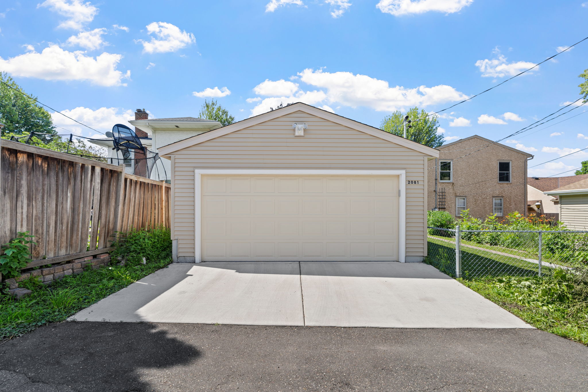 Exterior Garage