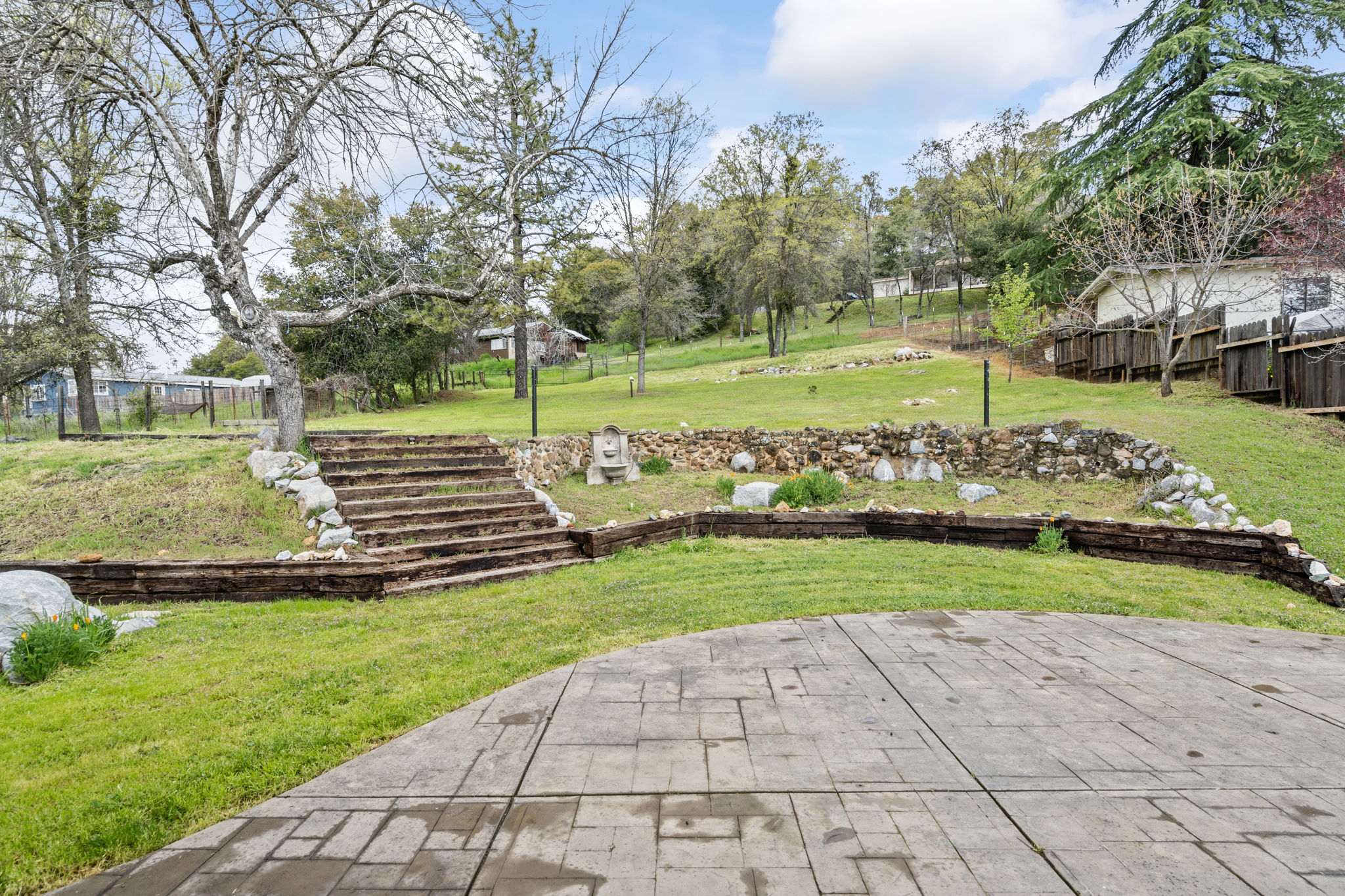 20815 Saratoga Road, Sonora, CA 95370 KRobb Designs