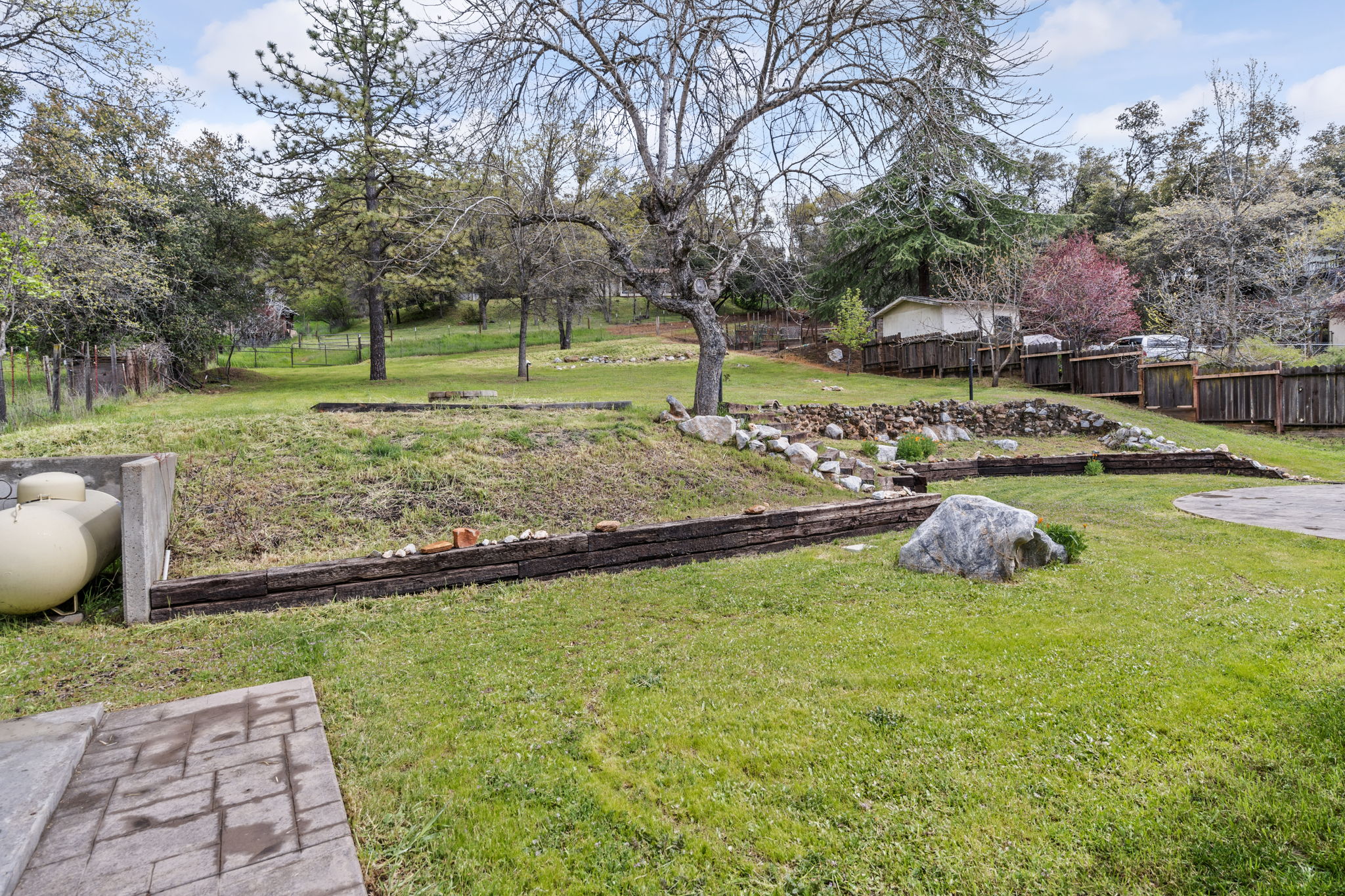 20815 Saratoga Road, Sonora, CA 95370 KRobb Designs