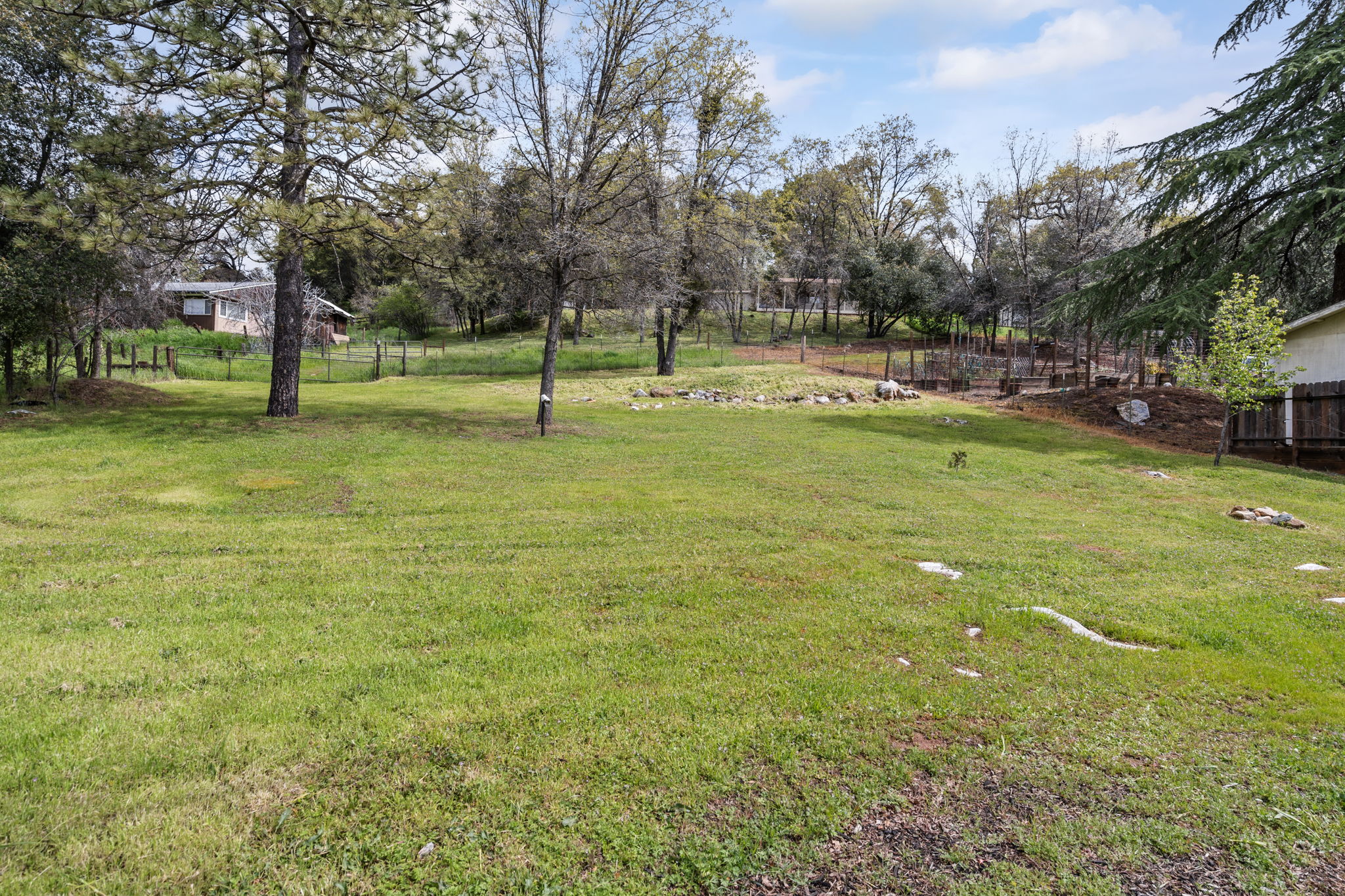 20815 Saratoga Road, Sonora, CA 95370 KRobb Designs