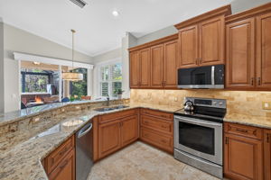 Kitchen 2 of 4