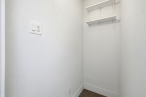 032_F8_2082 Overhill Rd