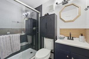 035_F8_2082 Overhill Rd