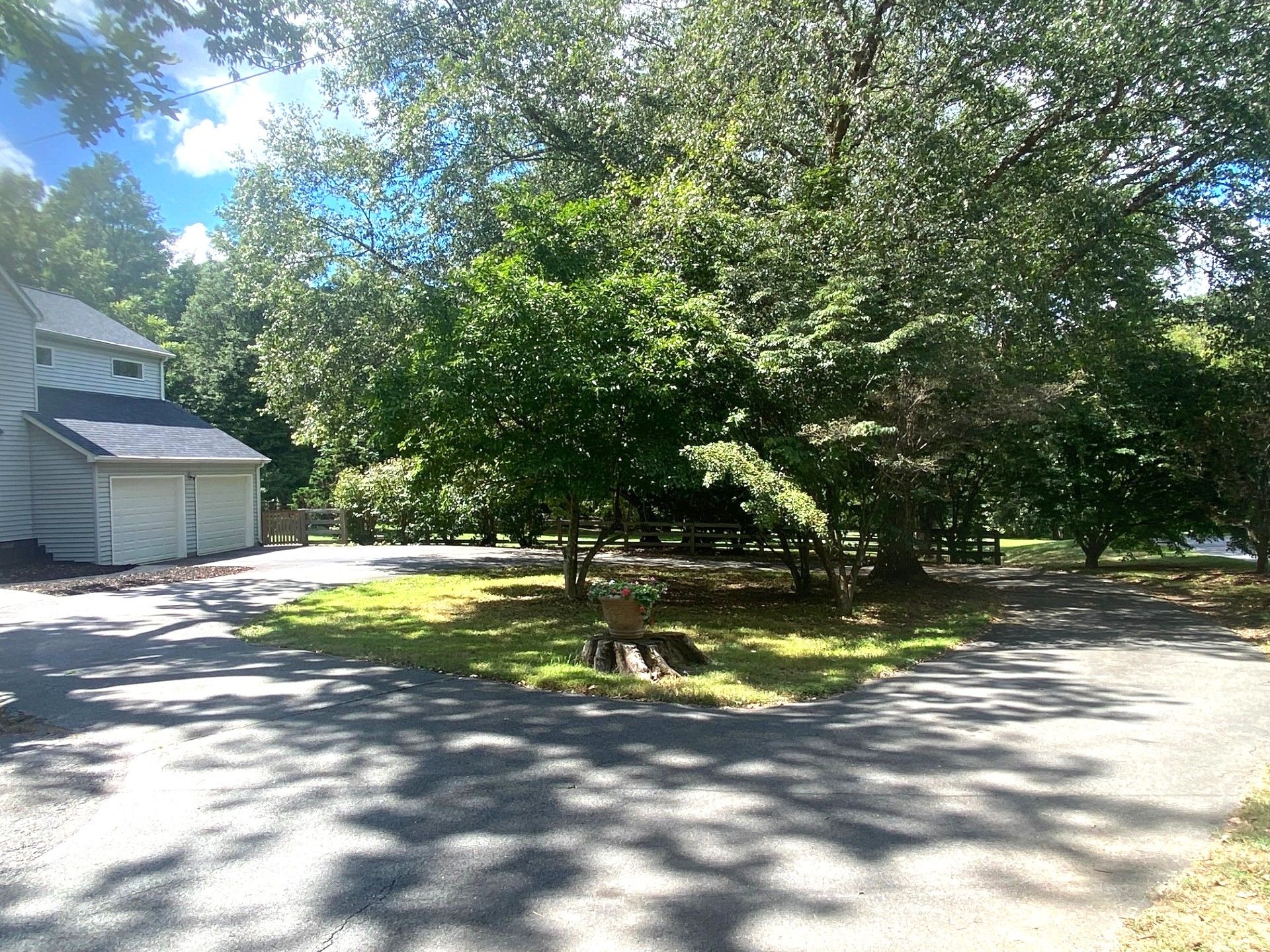 Convenient Circular Driveway