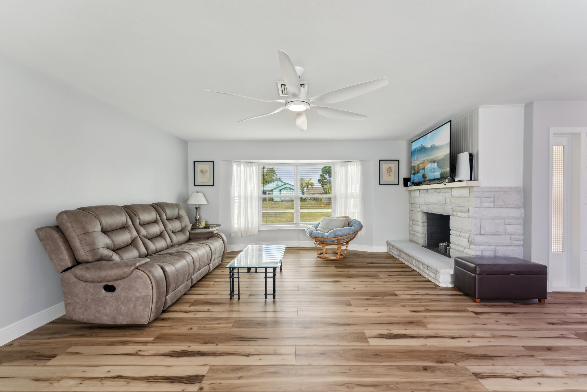 Coral Point Dr-003.jpg