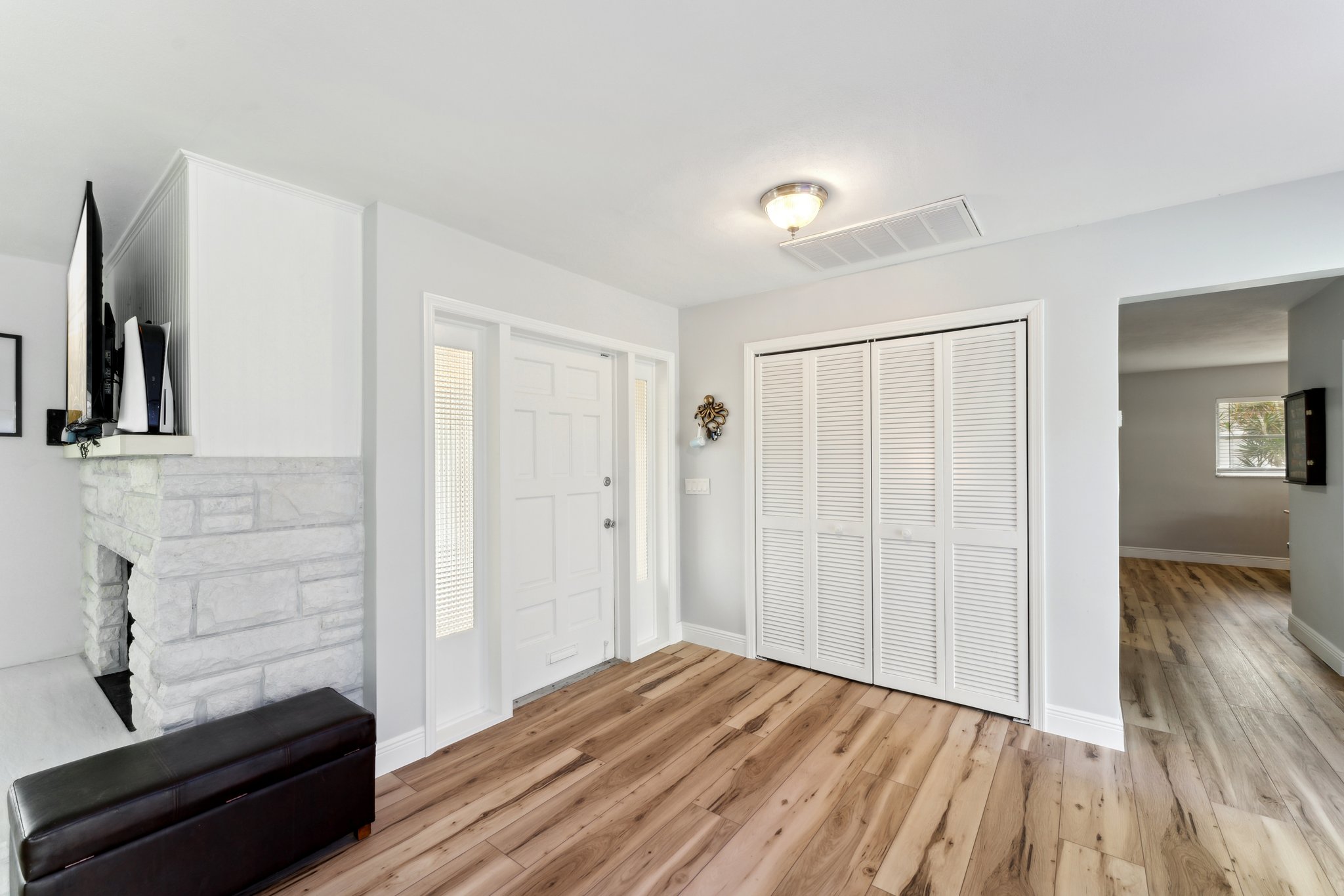Coral Point Dr-006.jpg