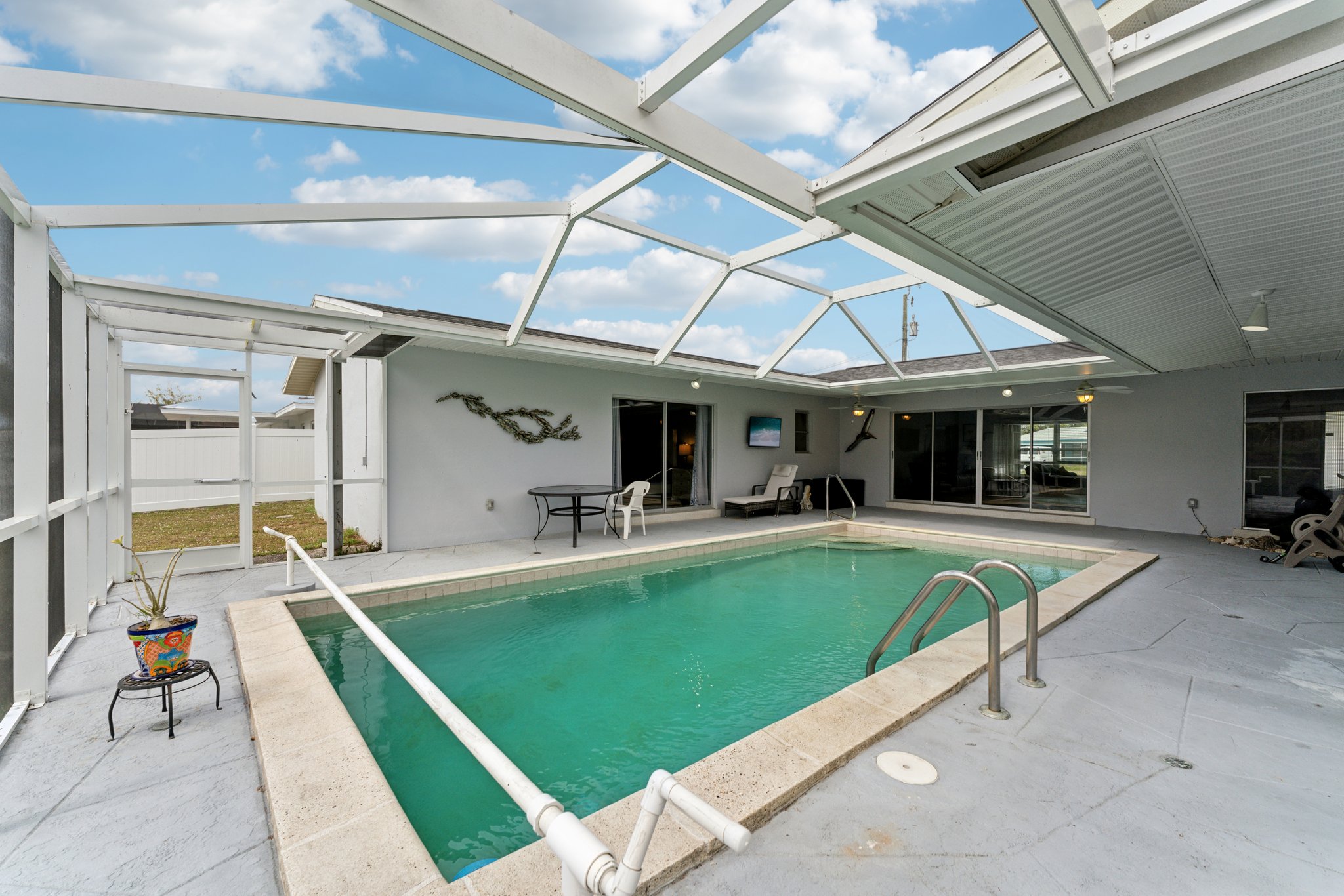 Coral Point Dr-031.jpg