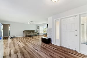 Coral Point Dr-005.jpg
