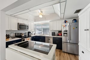 Coral Point Dr-011.jpg
