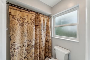 Coral Point Dr-018.jpg