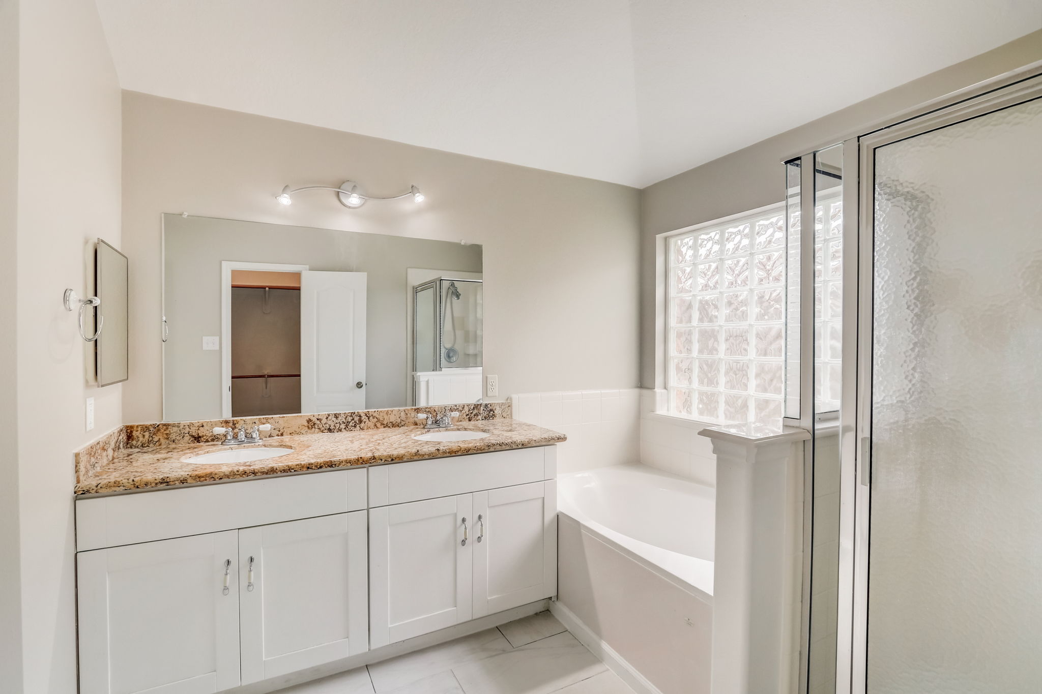 Twila Springs Dr-036