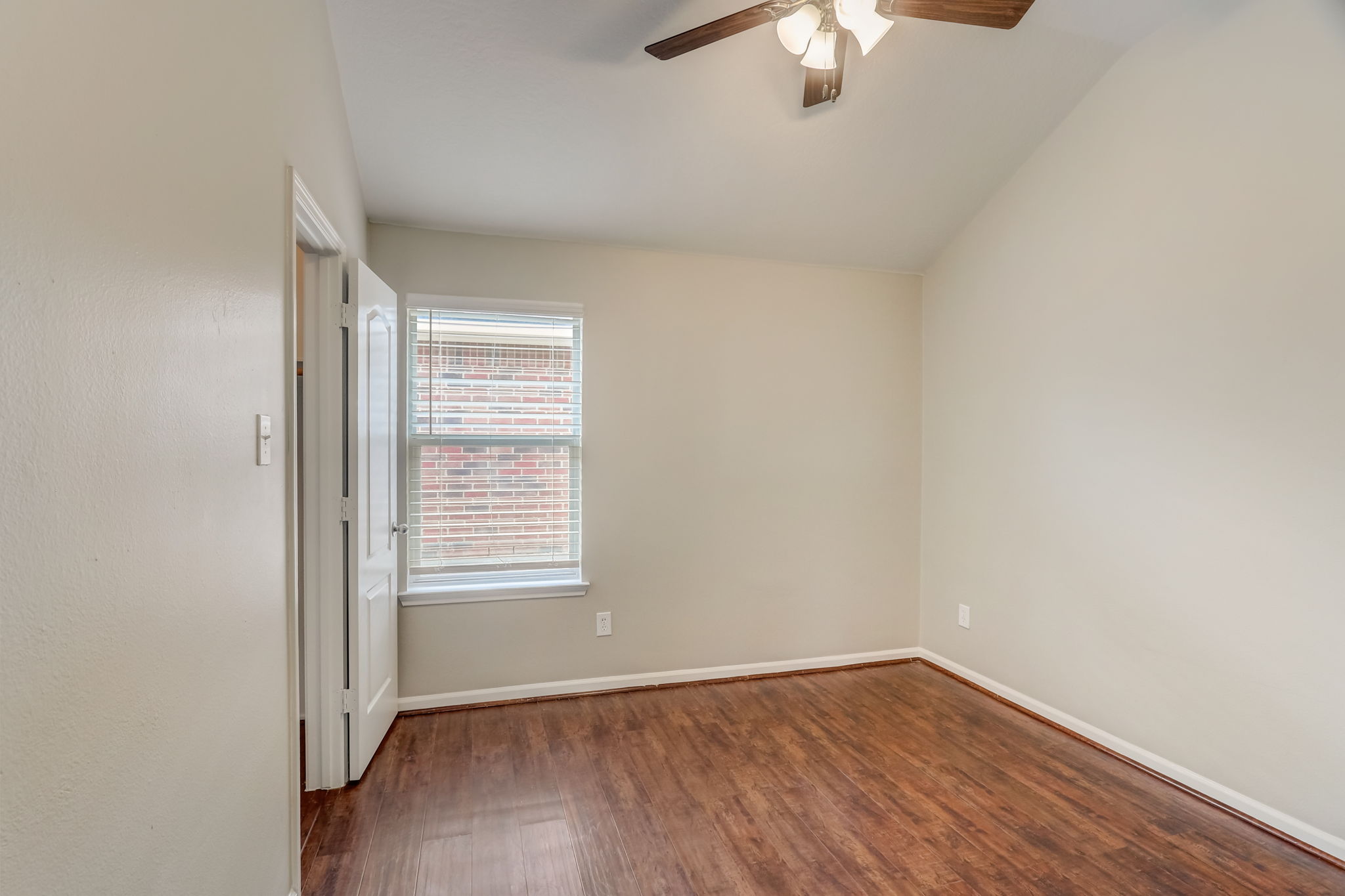 Twila Springs Dr-039