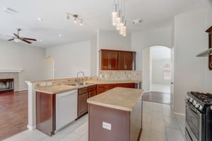 Twila Springs Dr-017