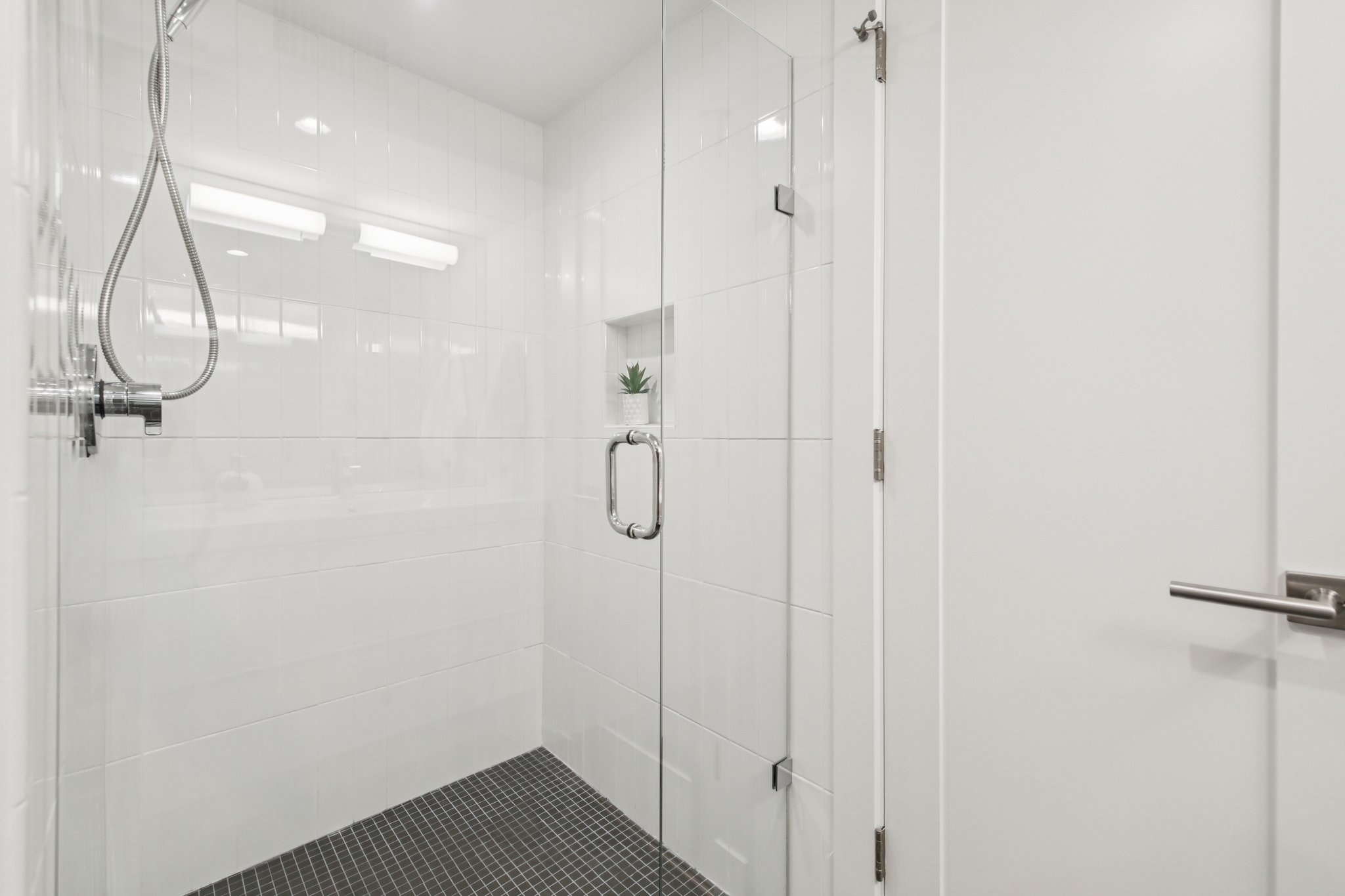 - 2085 Balsam Dr-S2301-1-032.jpg