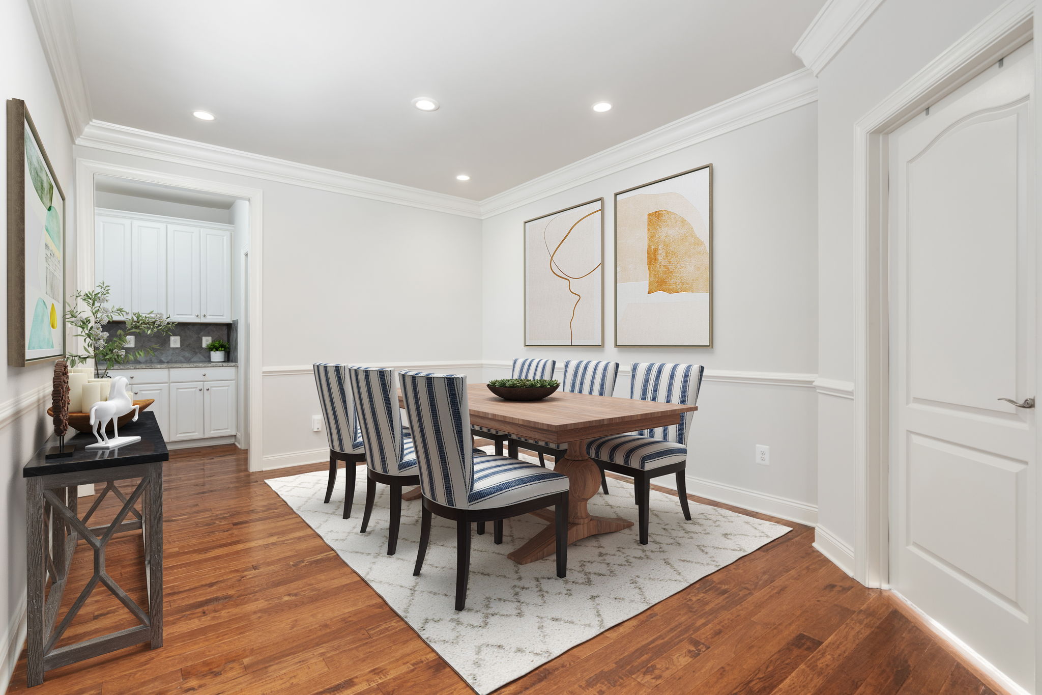 Dining Room (with virtual staging)