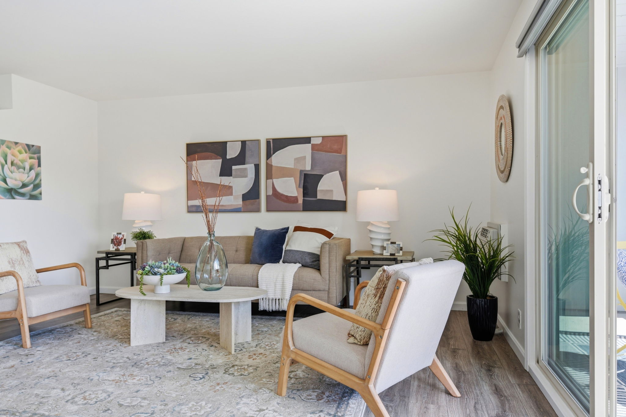011_F8_2087 Ascot Dr unit 124