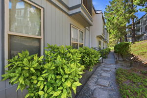002_F8_2087 Ascot Dr unit 124