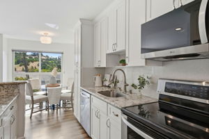 021_F8_2087 Ascot Dr unit 124