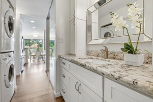 032_F8_2087 Ascot Dr unit 124