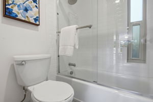 033_F8_2087 Ascot Dr unit 124